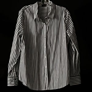 NWT Worthington Women’s Button Down Shirt